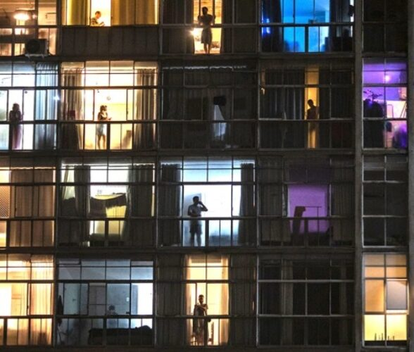 혼자 산다는 것은 왜 더 위험해졌을까 — 고독이 ‘감정’이 아니라 ‘생존 변수’가 되는 사회